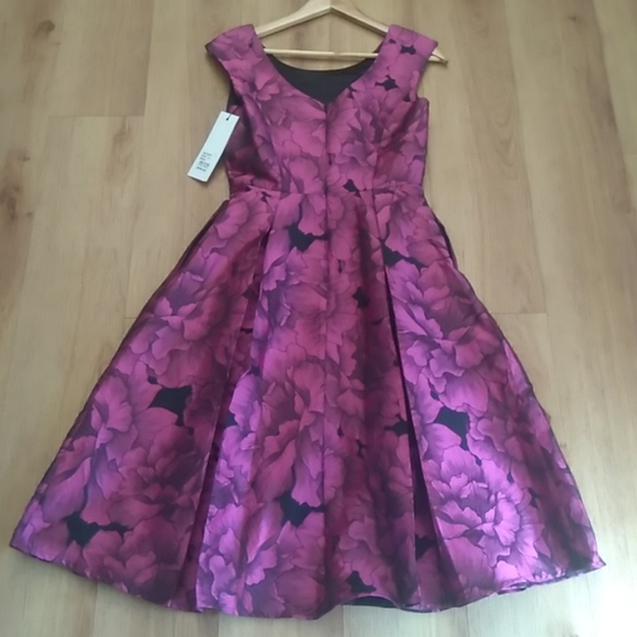 🌟Host Pick! BNWT Review Majestic Bloom dress size 8 - Picture 2 of 8